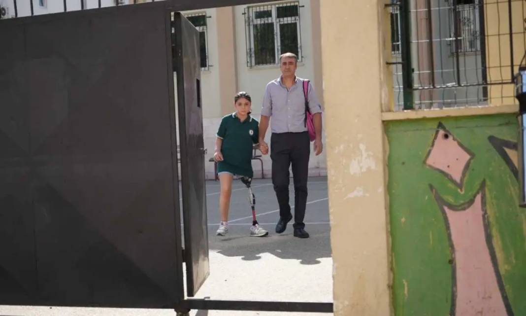 Antalya’da Özge Büyük Umutlarla Okula Başladı 10